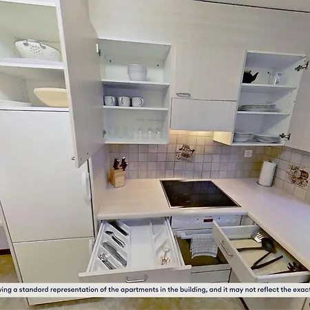 Cozy With Balcony And Kitchen *