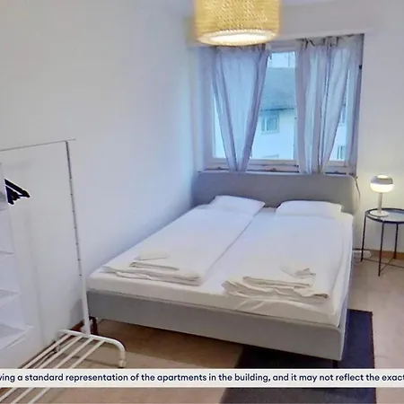 Cozy 3br With Balcony And Kitchen